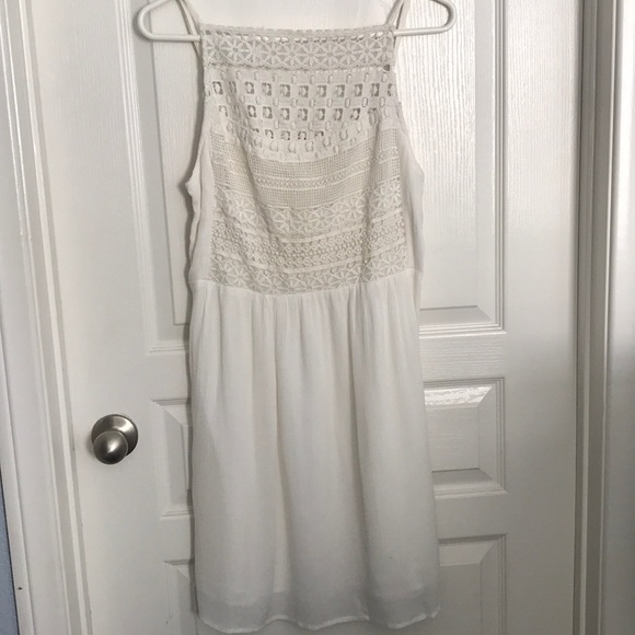 Roxy with white dress - Picture 1 of 8